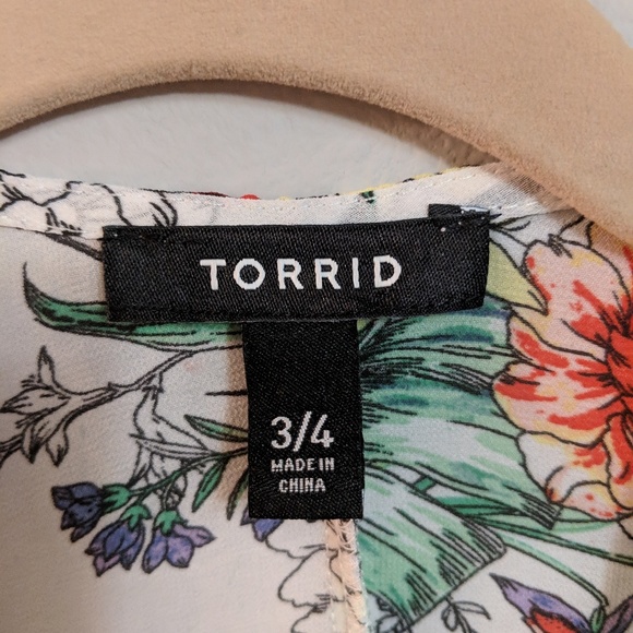 Torrid Ivory Floral Cropped Chiffon Kimono - Picture 4 of 7